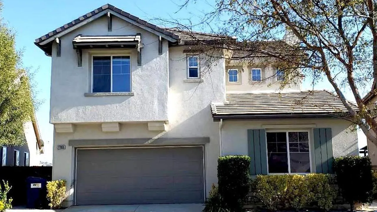 27855 Alta Vista Ave — Photo 1