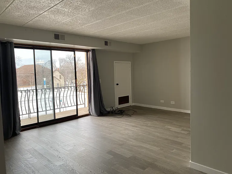 5411 W Lawrence Ave — Photo 15