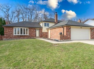 403 Whipple Ln, Westmont, IL