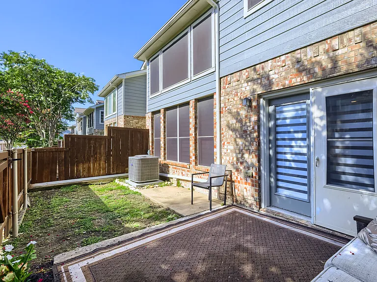 9809 Cambria Ct — Photo 27