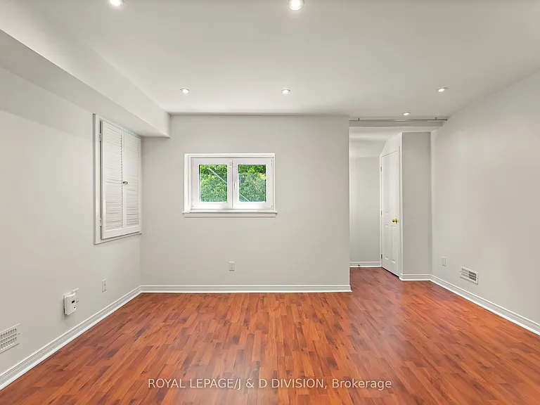 102 Earl Pl — Photo 35