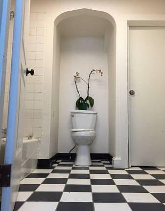 5th image of 902 S Claremont Ave #1