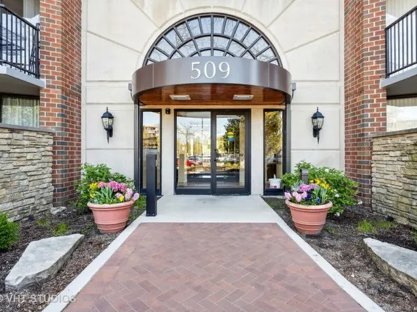509 Aurora Ave Unit 616, Naperville, IL 60540
