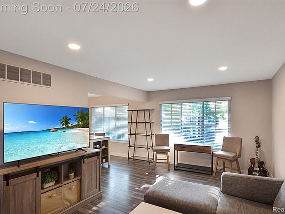 3rd image of 29322 Hoover Rd #322