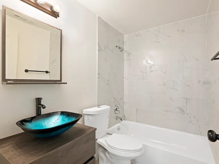 8801 NE 140th Pl — Photo 7