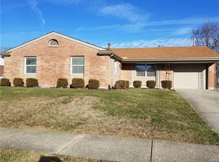 6825 Longford Rd, Huber Heights, OH 45424