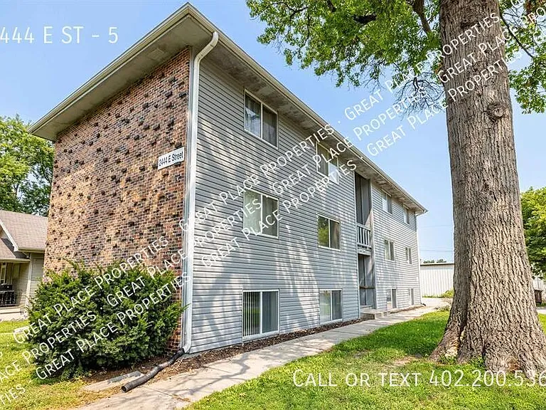 2444 E St #5 — Photo 3