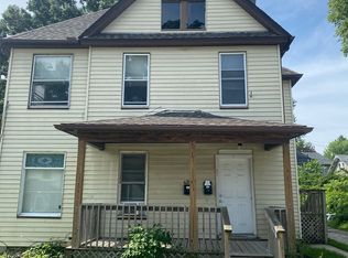 621 Douglas Ct, Davenport, IA 52803