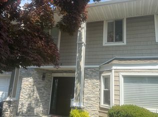 528 Halevy Dr, Cedarhurst, NY 11516