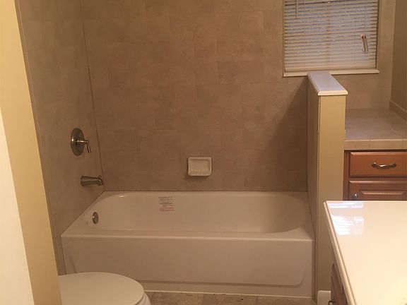 4th image of 2308 Demaret Dr