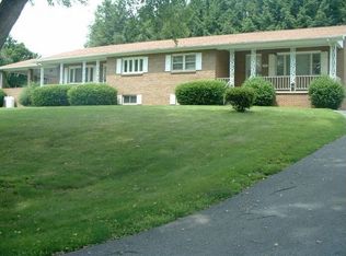 1905 Overton Dr, Pulaski, VA 24301