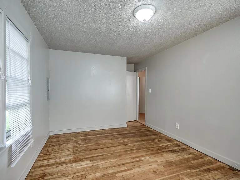 2121 June Ln — Photo 8