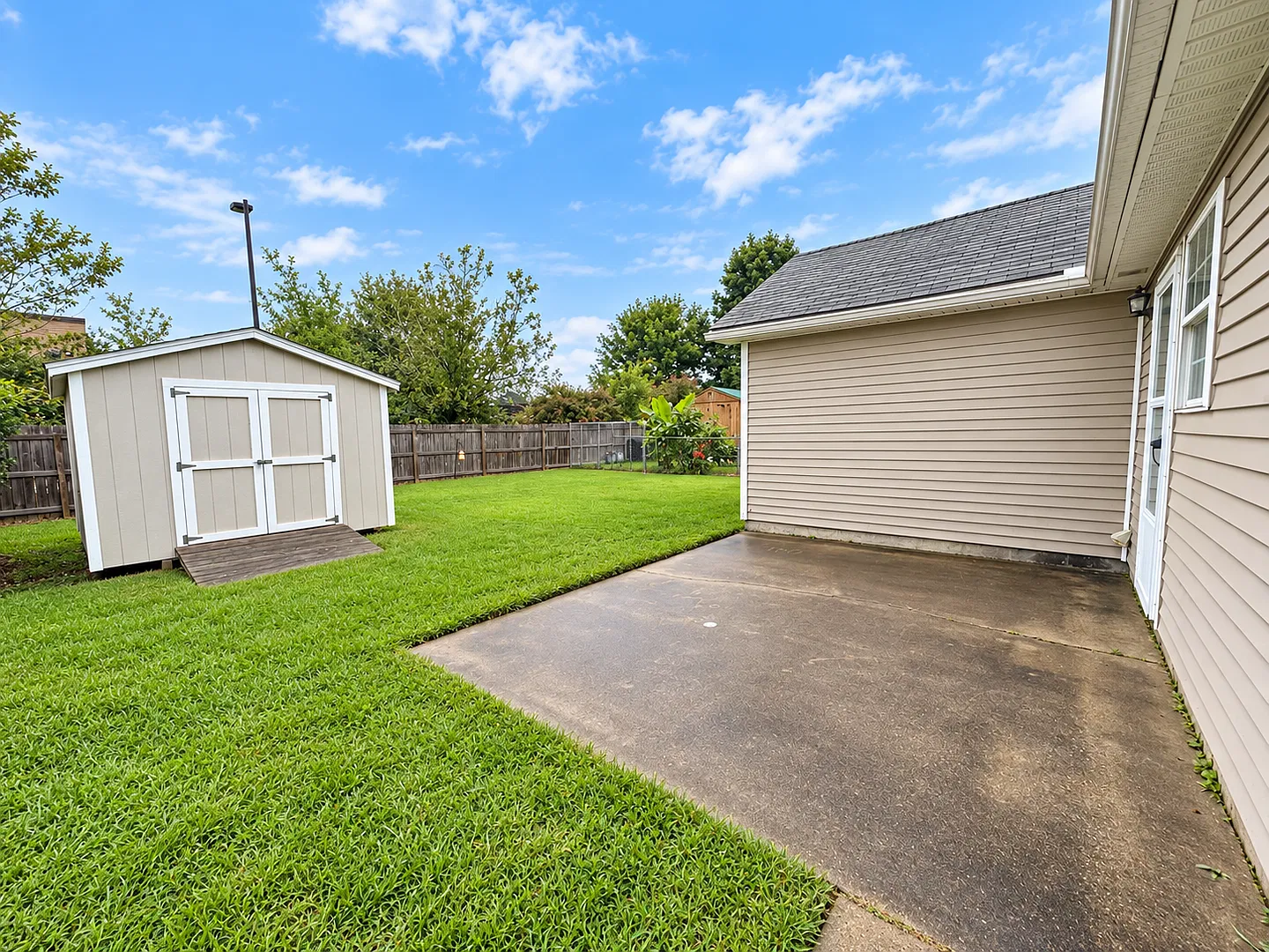 114 Old Oak Drive — Photo 2