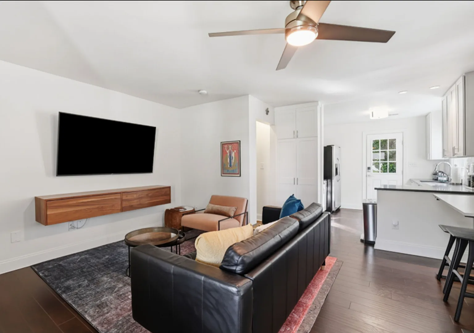Fully Furnished 2-Bedroom Home Near Charlotte's Top Attractions — Photo 2