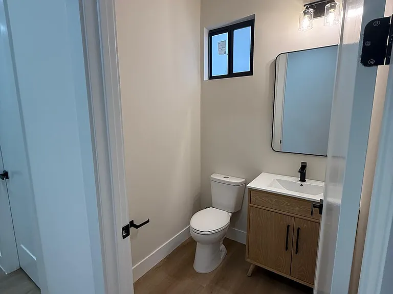 1034 E Alcalde Saint St E — Photo 18