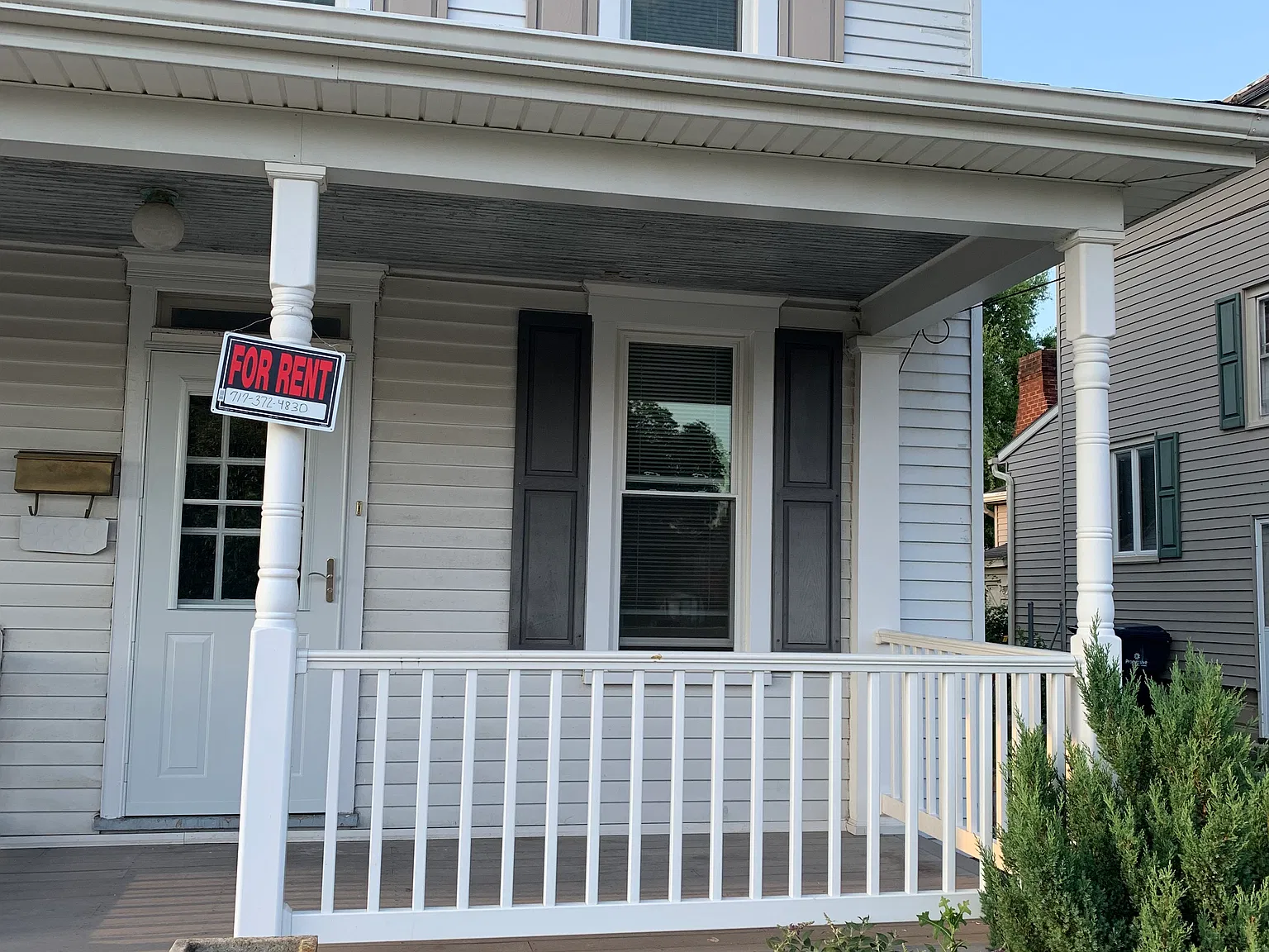 3 bed, 1200 sqft, $1,400 — Photo 1