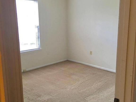 5th image of 2913 Madeira Ct