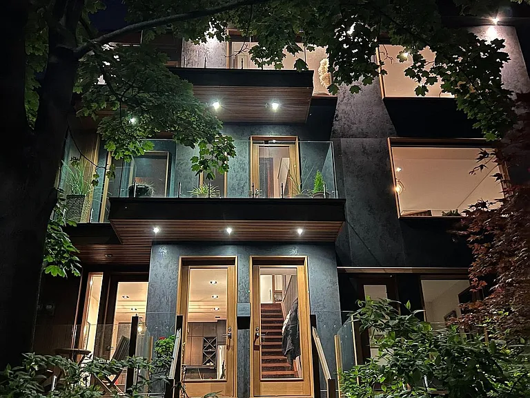 32 Regal Rd — Photo 32