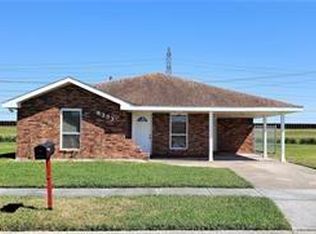 8333 Hermitage Dr, Chalmette, LA 70043