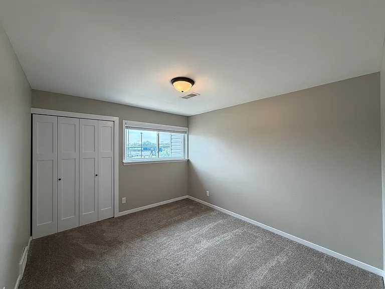 543 East Blf — Photo 12