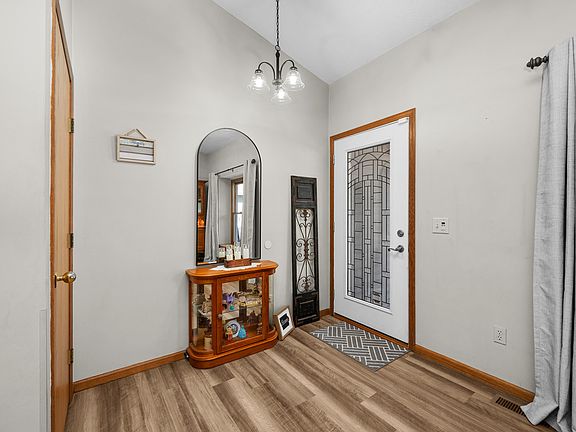 4th image of 2418 W 60th Pl