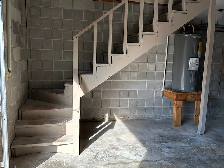 Garage steps
