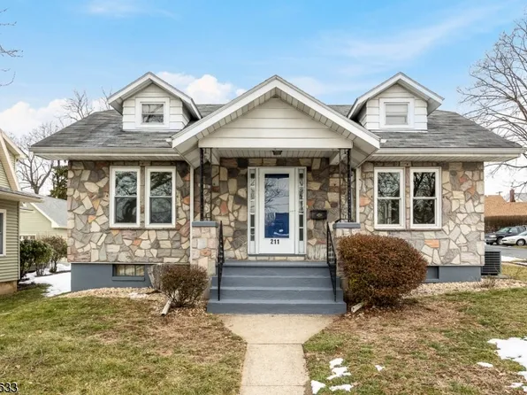 211 Pennsylvania Avenue, Pohatcong, NJ 08865
