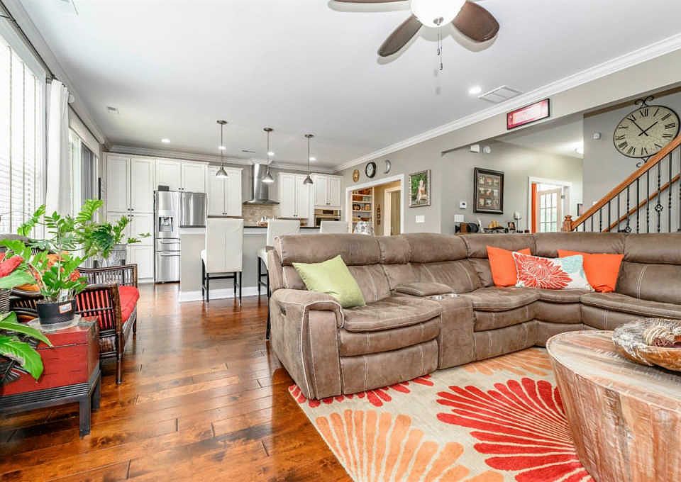 1st image of 3216 Beaumont Centre Cir