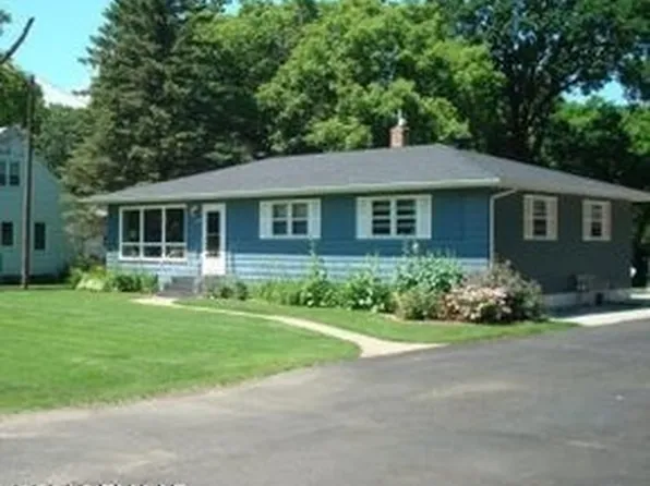 308 Wall Ave, Horace, ND 58047