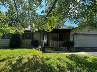 128 E Parkway Dr, Warren, IN 46792
