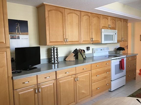5th image of 701 Wingfoot Dr APT A