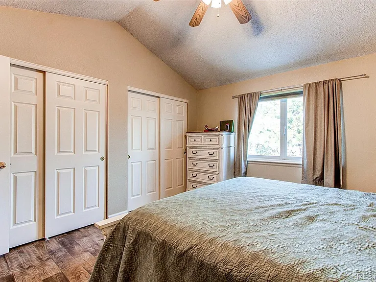23527 Broadmoor Dr — Photo 19