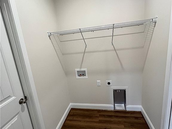 3rd image of 104 Oak Ln