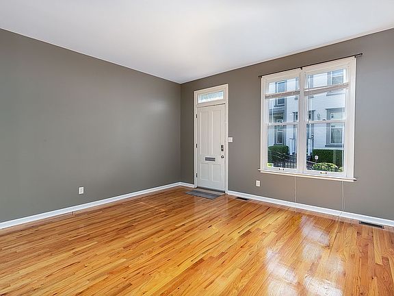 5th image of 2672 Park Ave