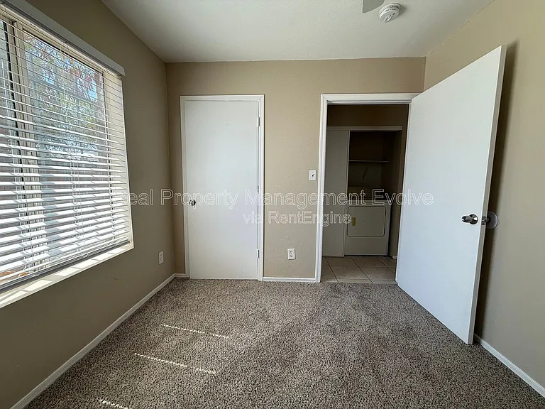 2950 E Mobile Ln — Photo 24