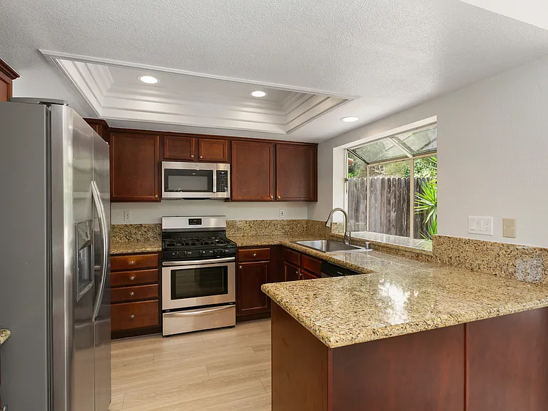 3428 Meadow View Dr — Photo 14