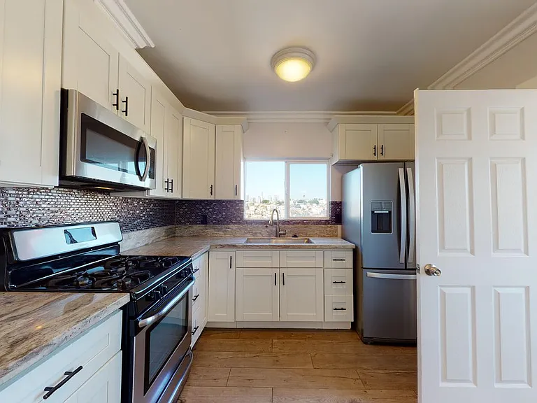 715 Orme Ave — Photo 7