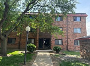 1773 W Algonquin Rd APT 3B, Mount Prospect, IL 60056