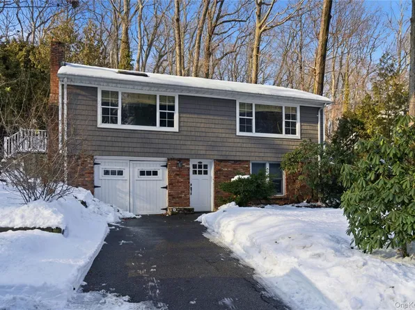 58 Oakdale Road, Centerport, NY 11721