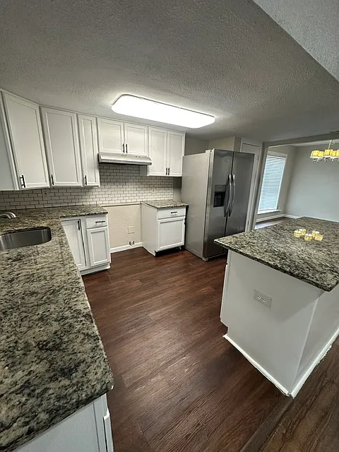 4 bed, 2012 sqft, $3,200 — Photo 4