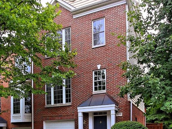 2nd image of 4009 Park Chase Dr