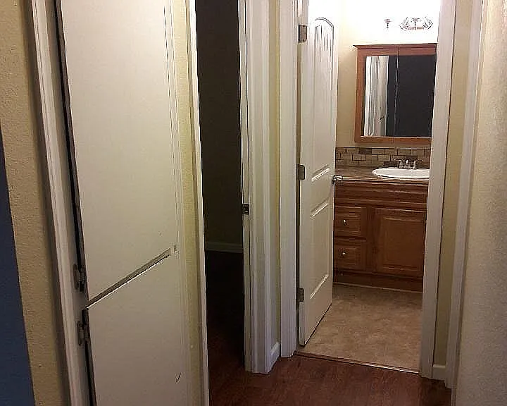 Cottonwood Manor Apartments - Albany OR - Hallway Storage