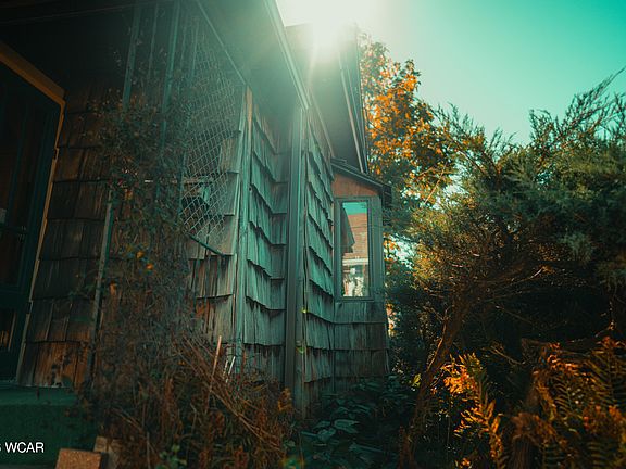 32nd image of 731 Holly St