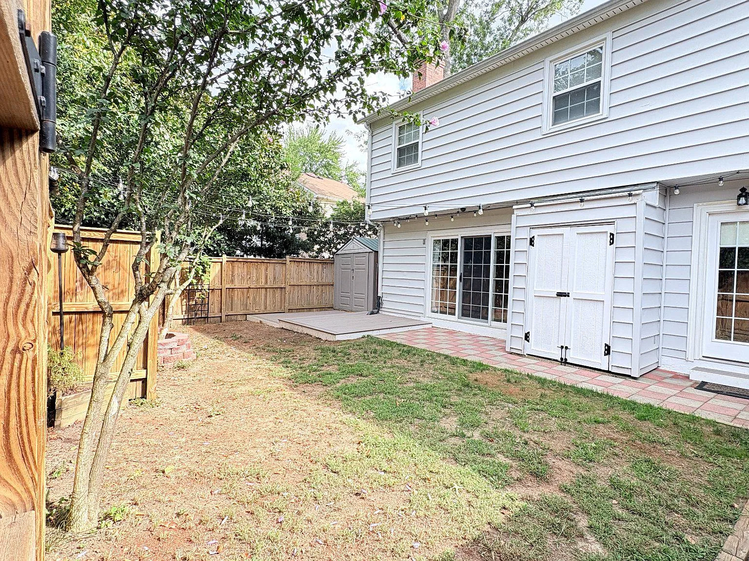 4 bed, 2.5 bath, 1612 sqft, $2,650 — Photo 2