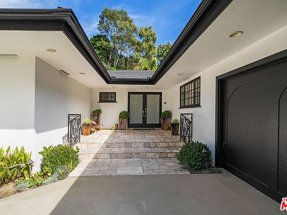 5th image of 9023 Alto Cedro Dr