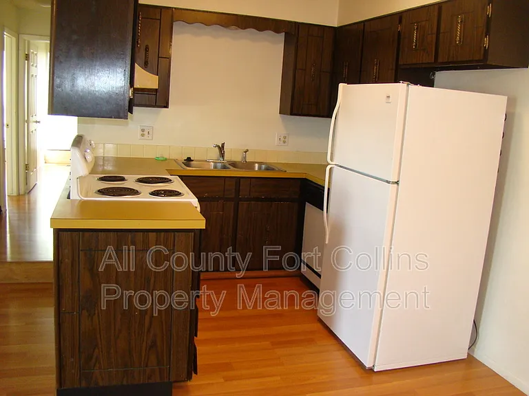 1719 Larch St #B — Photo 6