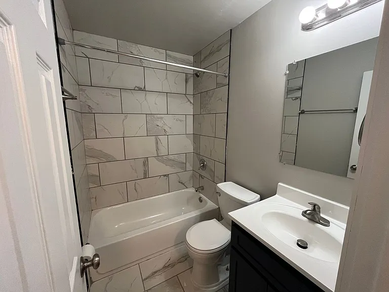 2725 Pleasant Ave — Photo 7