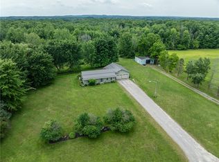 6454 Westacott Rd, Stafford, NY 14143