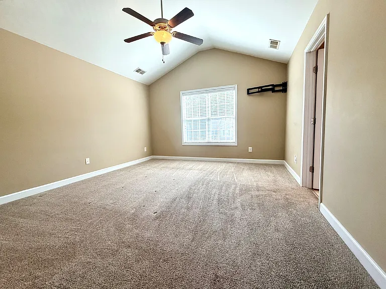 1820 Shady Knoll Ln — Photo 18