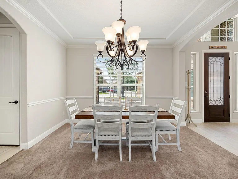 9338 Taylor Cliff Ln — Photo 11